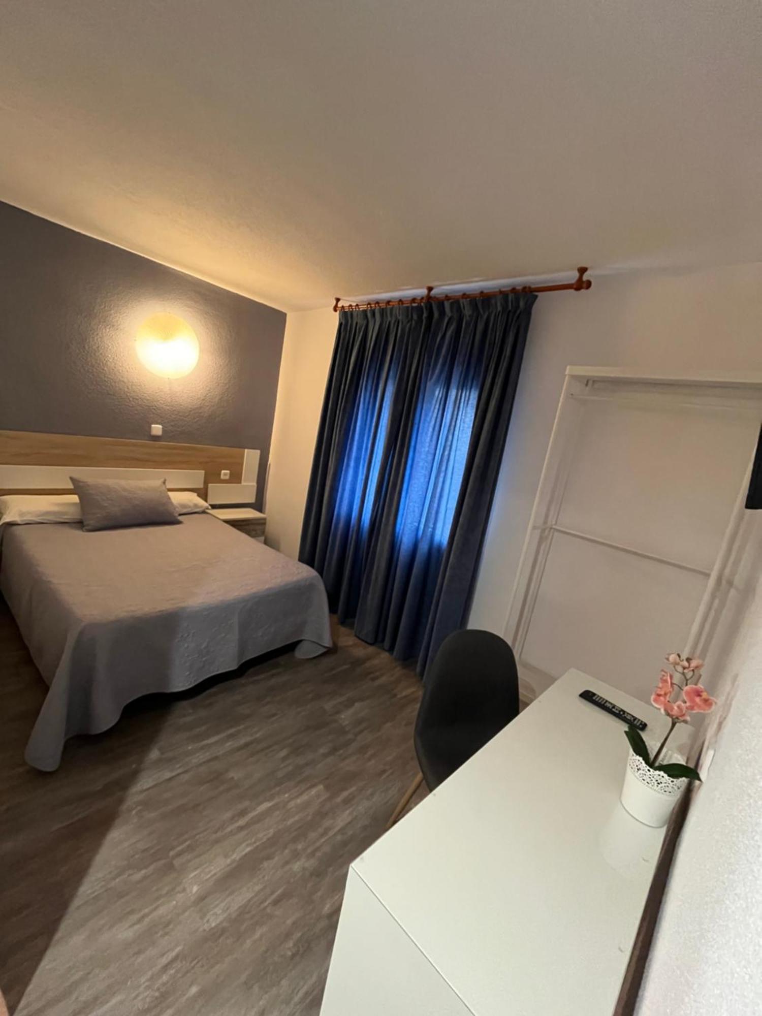 Hostal Azul El Molar Eksteriør billede