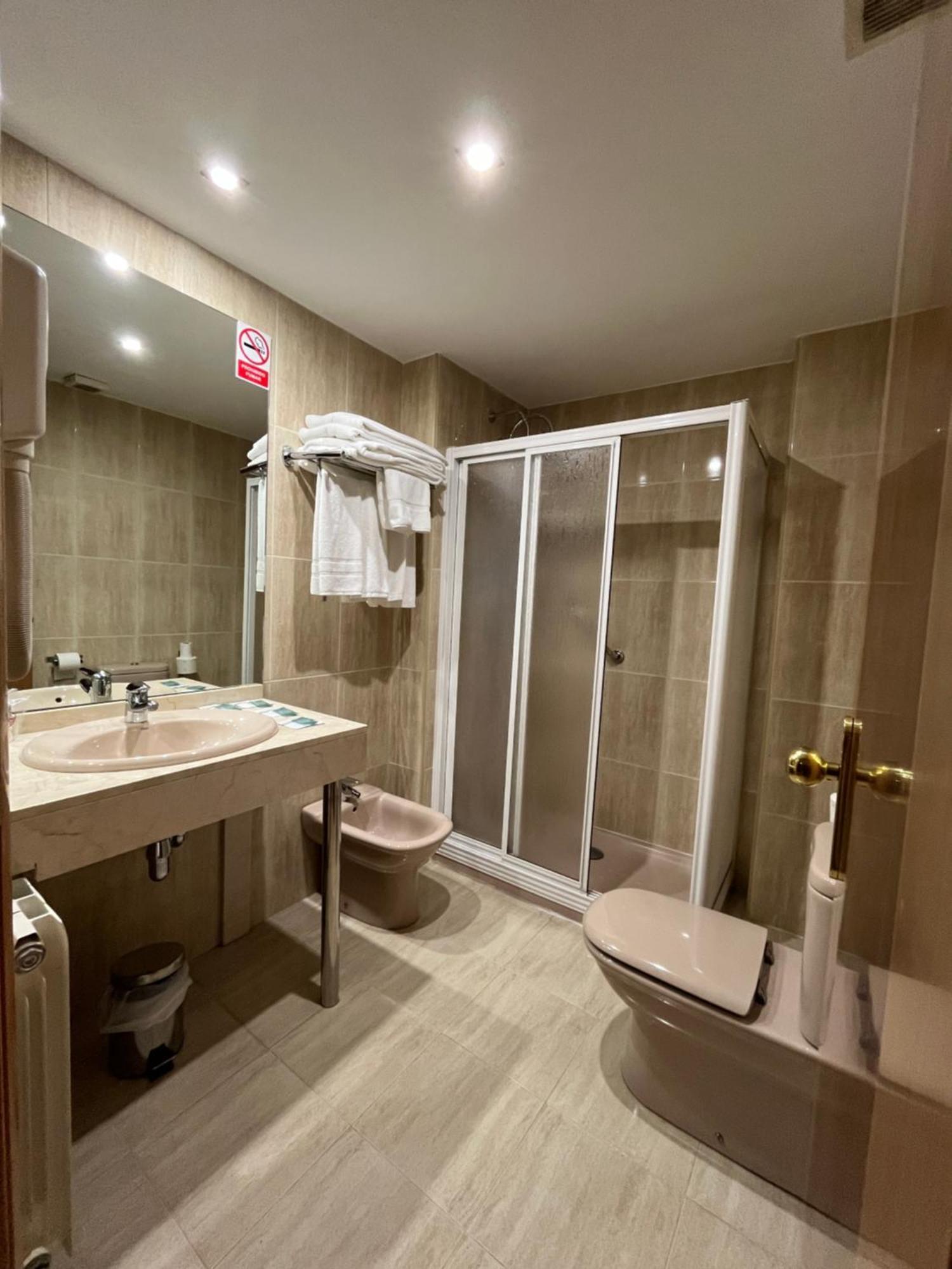 Hostal Azul El Molar Eksteriør billede